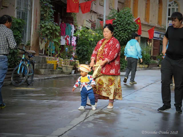 With Granny. Old City, Kashgar, Xinjiang, September 2018